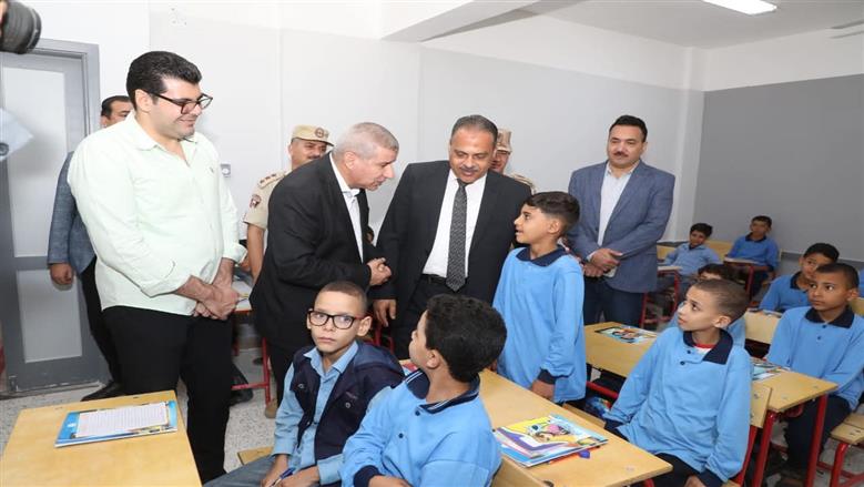 مدرسة كفر أبوجبل الابتدائية بالزقازيق تدخل الخدمة في أول يوم دراسي