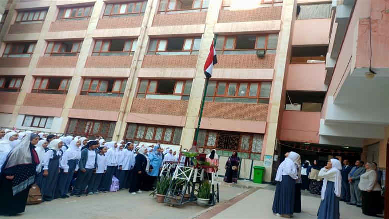 جولة ميدانية لرئيس الإدارة المركزية لشؤون المعلمين بمدارس شرق الفيوم