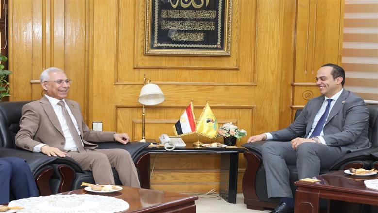 رئيس جامعة المنيا: خطة لزيادة الطاقة الاستيعابية للمستشفيات الجامعية إلى 4000 سرير