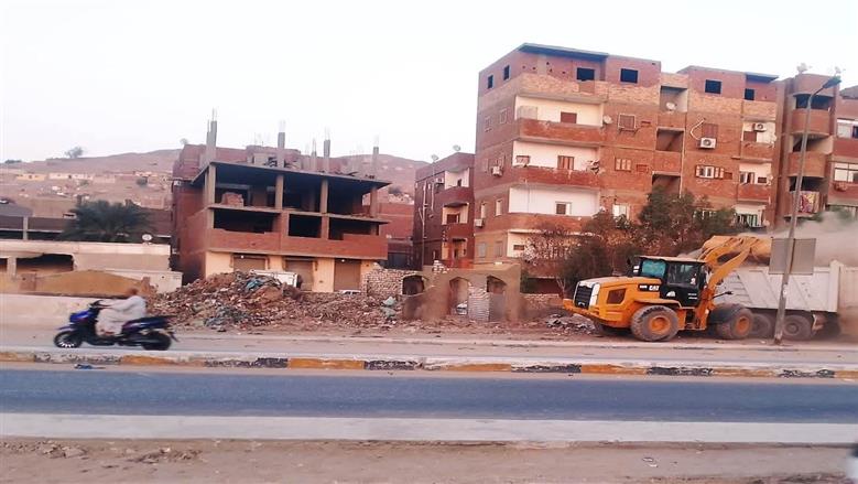 حملة نظافة وإزالة في أسوان 