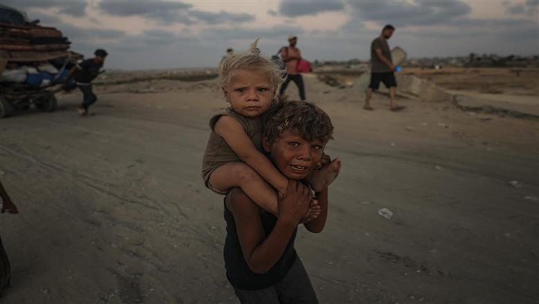 مصر تنقذ الطفل الفلسطيني «جدوع» وشقيقه.. والأم: بشكر الرئيس السيسي