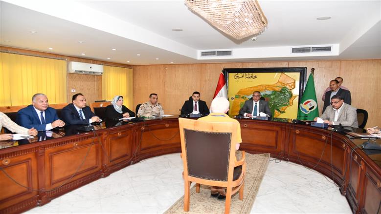 محافظ الفيوم يعقد اللقاء الدوري لخدمة المواطنين