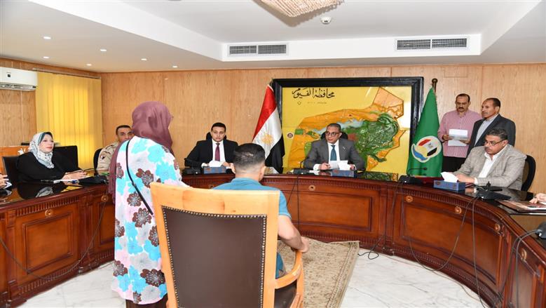 محافظ الفيوم يعقد اللقاء الدوري لخدمة المواطنين