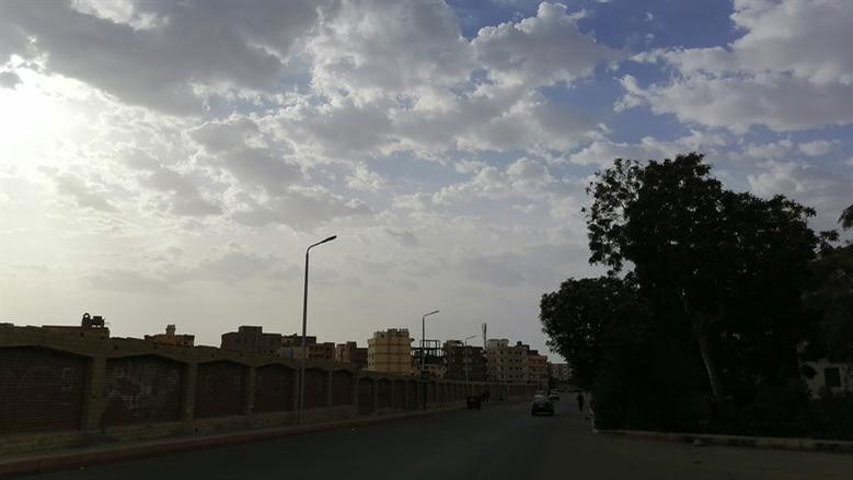 سماء ملبدة بالغيوم 