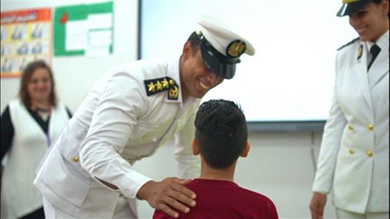 الداخلية تصطحب أبناء الشهداء إلى مدارسهم فى أول أيام العام الدراسى الجديد