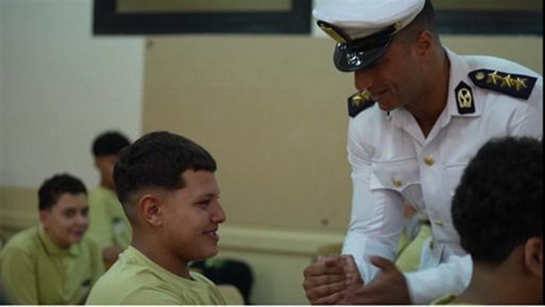 الداخلية تصطحب أبناء الشهداء إلى مدارسهم فى أول أيام العام الدراسى الجديد