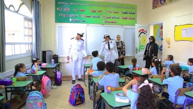 الداخلية تصطحب أبناء الشهداء إلى مدارسهم فى أول أيام العام الدراسى الجديد