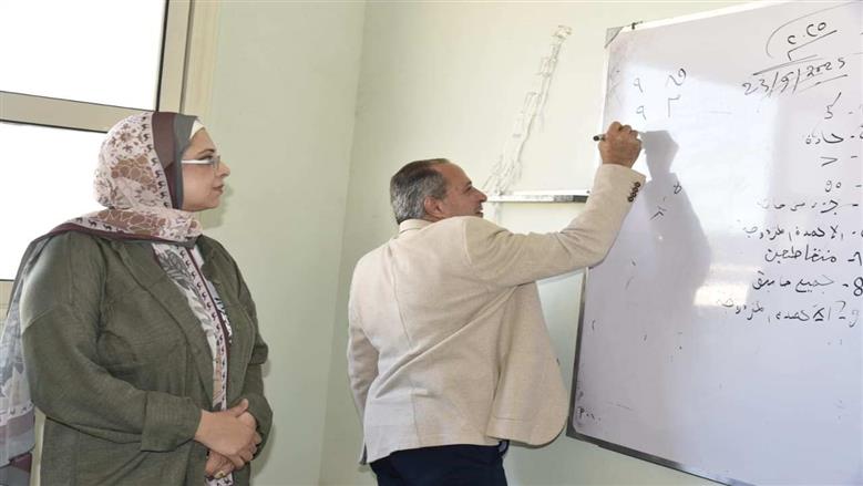 محافظ بورسعيد يتفقد مدرسة بسهل الطينة