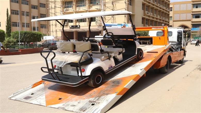 جامعة الزقازيق توفر سيارة