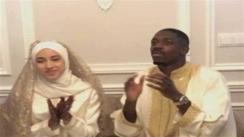 7 معلومات عن زوجة ديمبيلي المغربية بعد فوزه بجائزة الكرة الذهبية