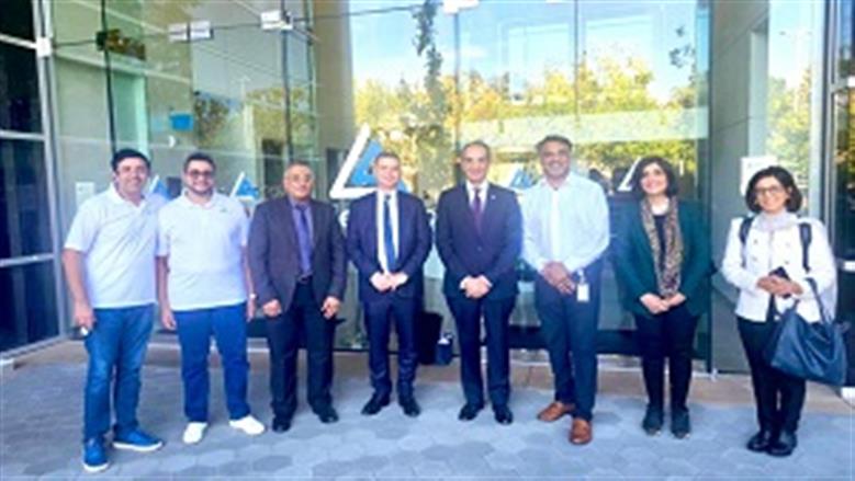 وزير الاتصالات خلال زيارته الأخيرة