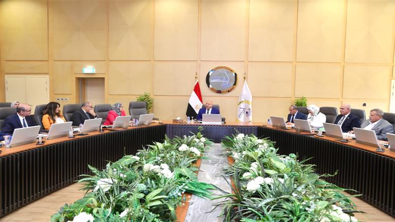 كامل الوزير: دراسة الجوانب الاقتصادية لمشروعات النقل لتحديد فرص الاستثمار