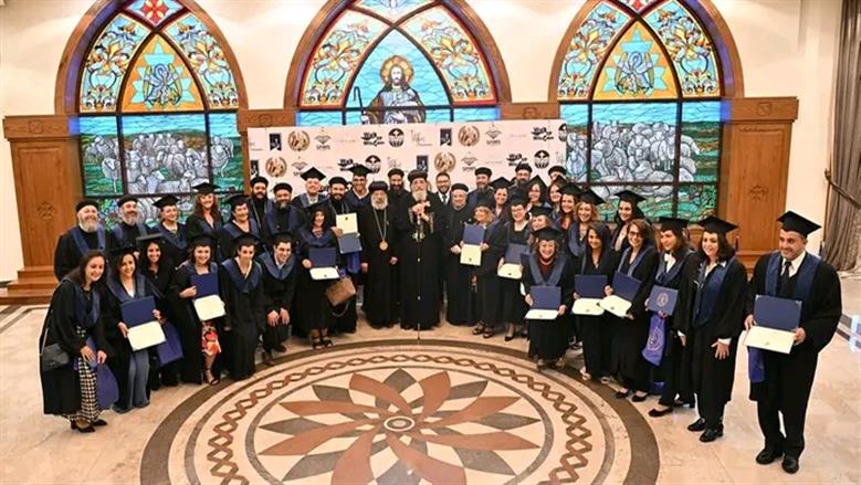 البابا تواضروس يشهد حفل تخريج 8 دفعات من معهد القديس بولس لدراسات الخدمة