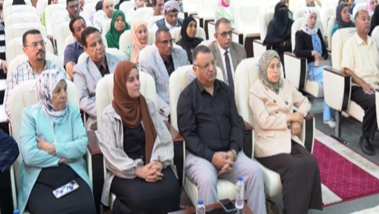 خلال فعاليات لقاء حول مناقشة القضية الإسكانية بمكتبة مصر العامة بمطرزح