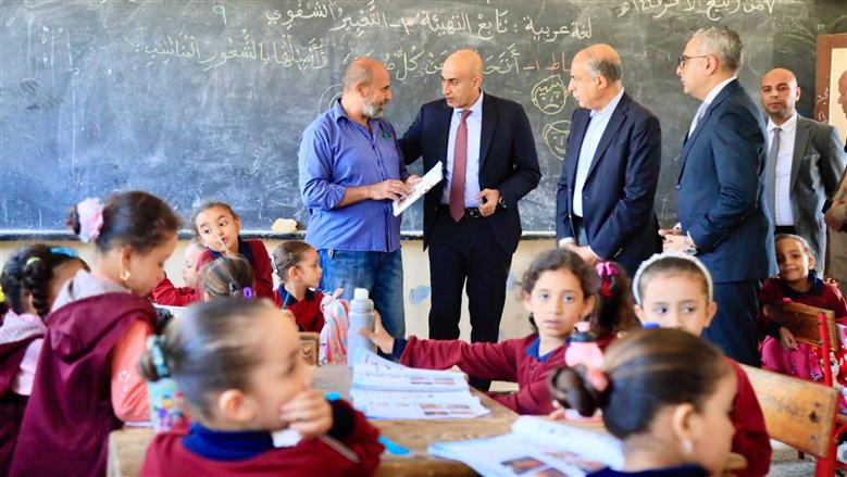 وزير التعليم يزور مدرسة تونا الجبل للتأكد من سد عجز  المعلمين
