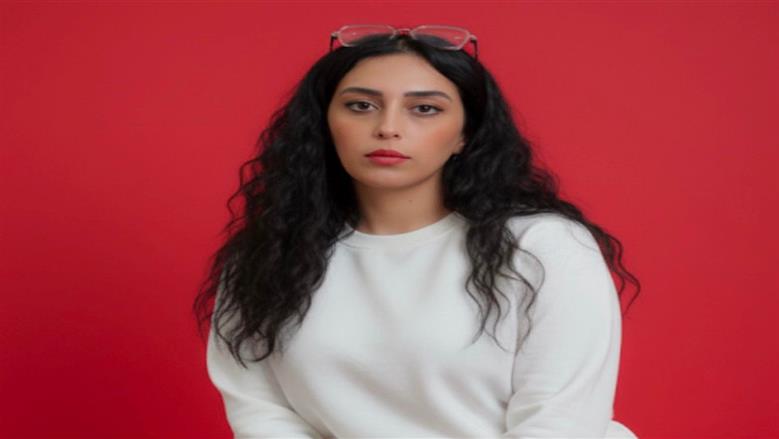 خبيرة أبراج