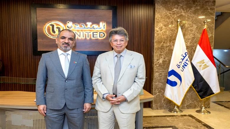 رئيس مجلس إدارة الشركة المتحدة للخدمات الإعلامية مع المدير العام للمكتب الوطني للإعلام في الإمارات