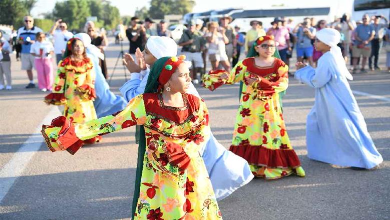 قنا تحتفل باليوم العالمي للسياحة 