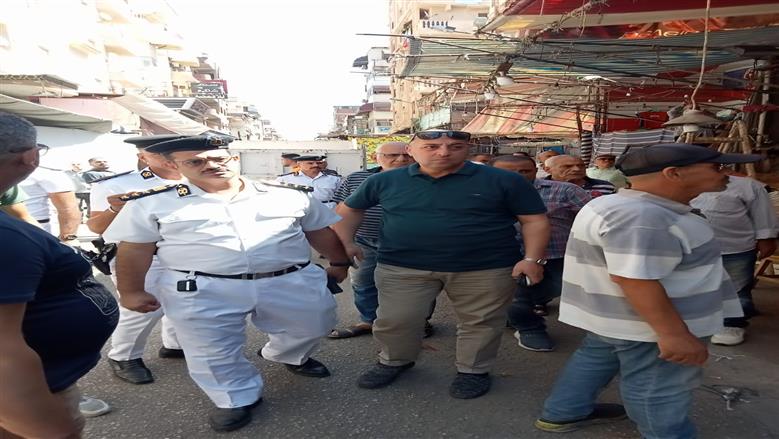 حملات مكبرة لإزالة الإشغالات وإعادة الانضباط في سوق الحميدي ببورسعيد