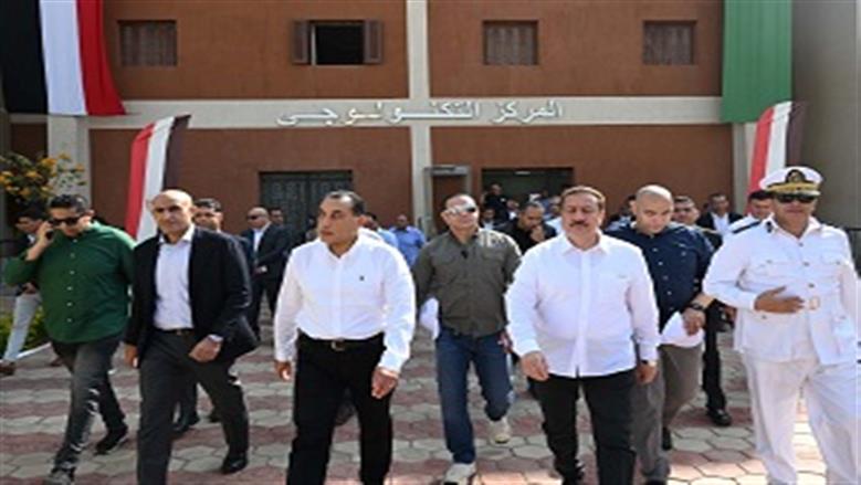مدبولي يتفقد مجمع خدمات المواطنين ضمن حياة كريمة في قرية «شمّا» بالمنوفية