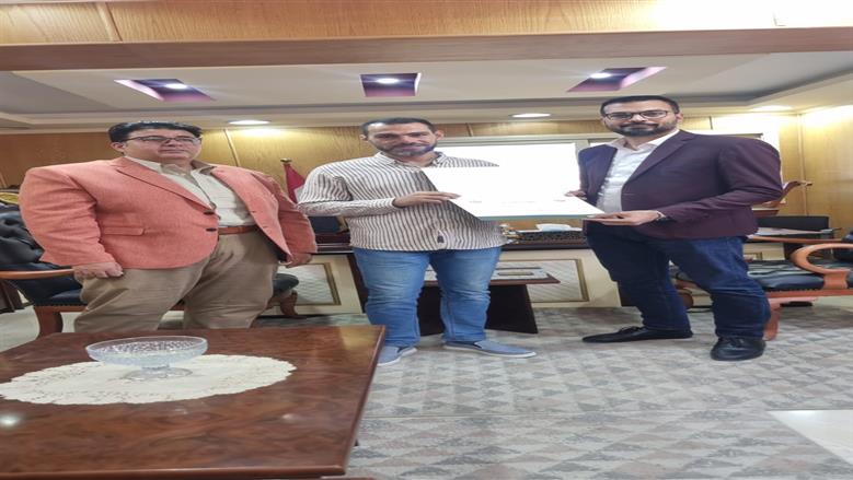 وكيل وزارة الصحة بمطروح يكرم العاملين المتميزين بمركز المعلومات