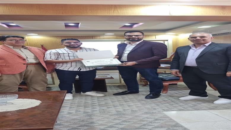 وكيل وزارة الصحة بمطروح يكرم العاملين المتميزين بمركز المعلومات