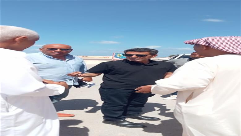 خلال لقاء رئيس مدينة مرسى مطروح مع أهالي قرية الجراولة داخل القرية والاستماع إليهم والعمل علي تلبية مطالبهم