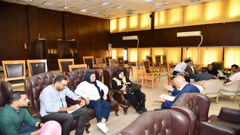 محافظ الفيوم يستقبل وفد وزارة التنمية المحلية