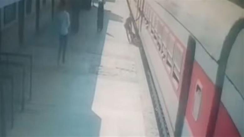 «ربنا ألهمني».. أول تعليق من ناظر محطة طما بعد إنقاذ راكب من الموت أسفل قطار