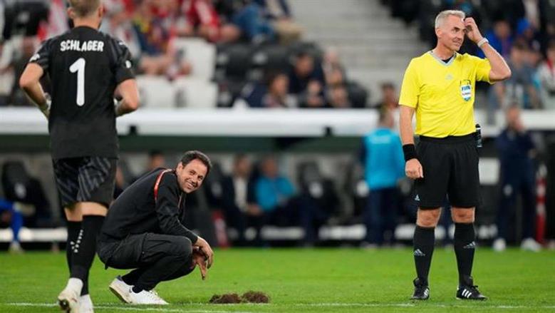 حفرة توقف مباراة دولية في تصفيات كأس العالم.. ماذا حدث؟