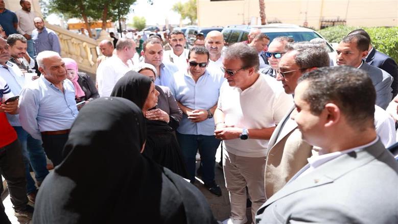 «عشان خاطري».. وزير الصحة يوجه بالاستجابة لطلب مريض في قنا رغم نقص الإجراءات