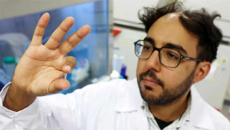 باحثون إماراتيون يطورون كبسولة مضيئة كبديل محتمل لأدوية إنقاص الوزن