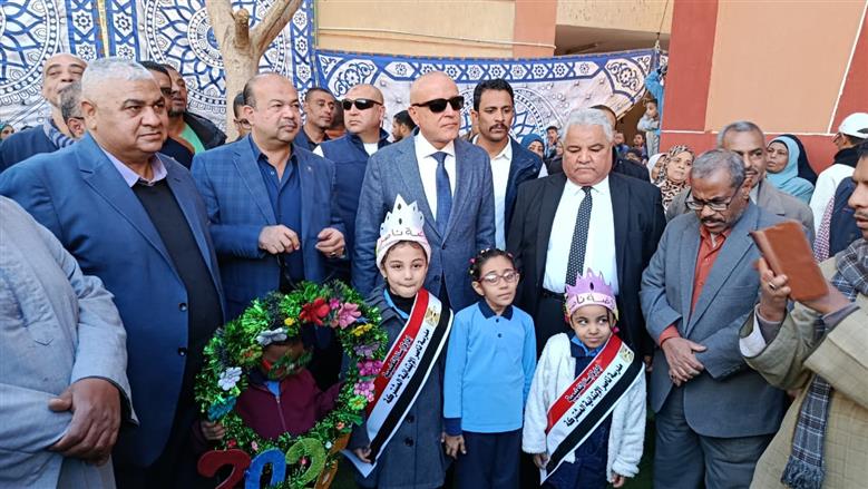 محافظ الأقصر يفتتح مدارس ومنشآت تعليمية جديدة في إسنا احتفالا بالعيد القومي