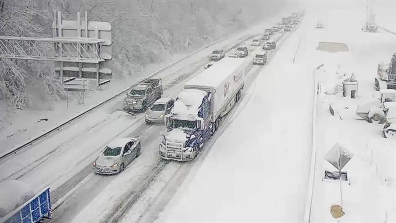 عاصفة ثلجية وفيضانات وأمطار غزيرة تضرب كاليفورنيا في أول أيام العام الجديد