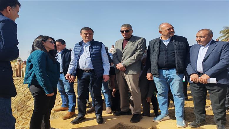 محافظ أسوان يزور المصرف الزراعي