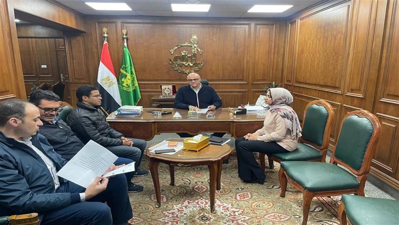 نائب محافظ مطروح يلتقى بمحافظ القليوبية استعدادا لافتتاح معرض المنتجات التراثية والحرفية ببنها