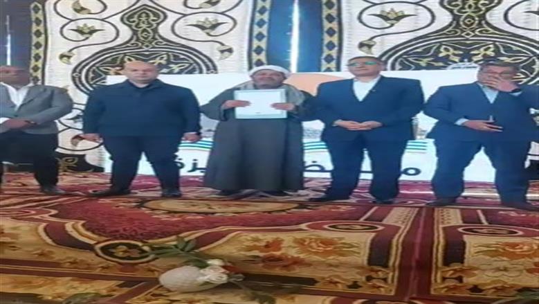 محافظ الجيزة يسلم عقود الوحدات السكنية بإسكان الديسمي لمتضرري السيول (فيديو)