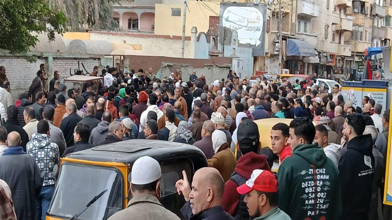 تشييع جنازة سيدة توفت عقب وفاة زوجها بالبحيرة