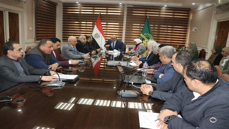 اجتماع محافظ القليوبية