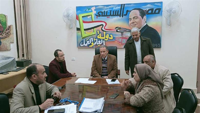 مدير «تعليم أسيوط» يتابع ختام امتحانات الفصل الدراسي الأول للصف الأول والثاني الثانوي