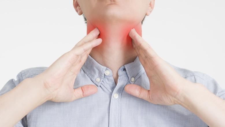 علاج احتقان وألم الحلق.. أسرع 5 طرق للعلاج في المنزل بطرق آمنة