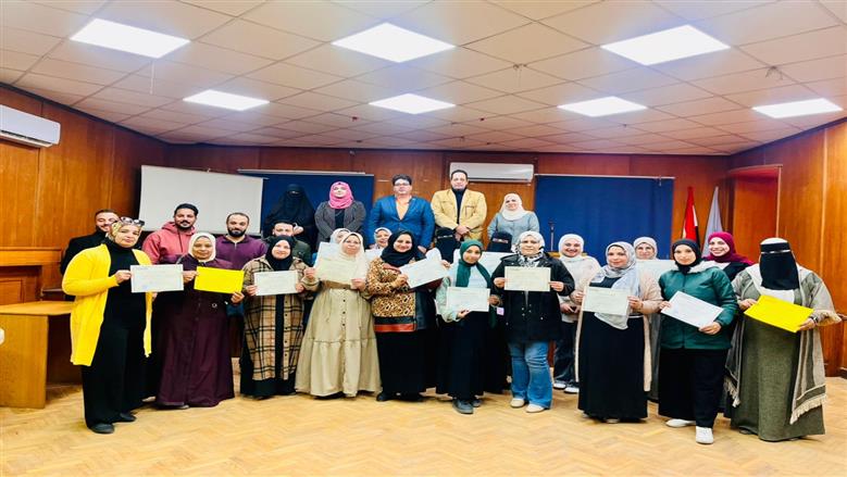 خلال فعاليات تدريب فرق التمريض بمطروح بقاعة مستشفى النساء والتوليد