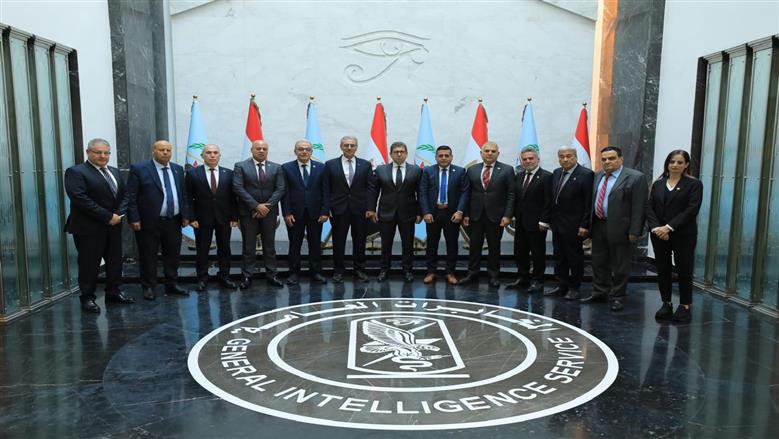 رئيس المخابرات يستقبل رئيس اللجنة الفلسطينية لإدارة قطاع غزة وأعضاءها