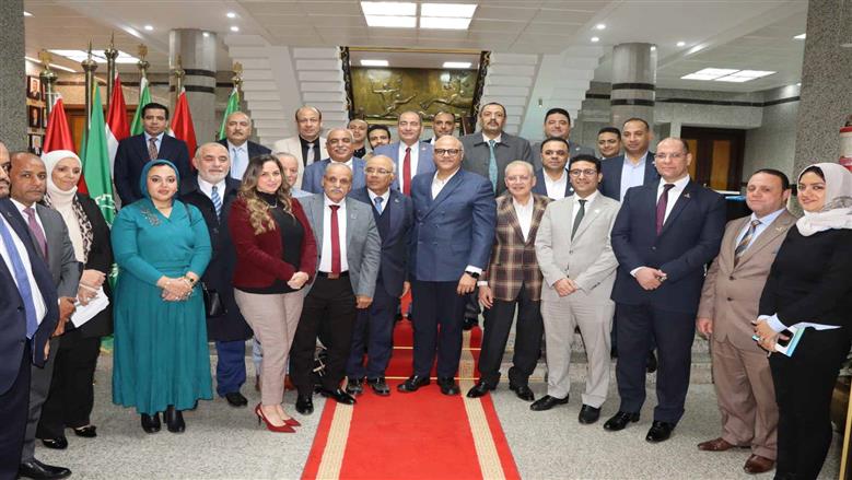 اجتماع محافظ القليوبية 