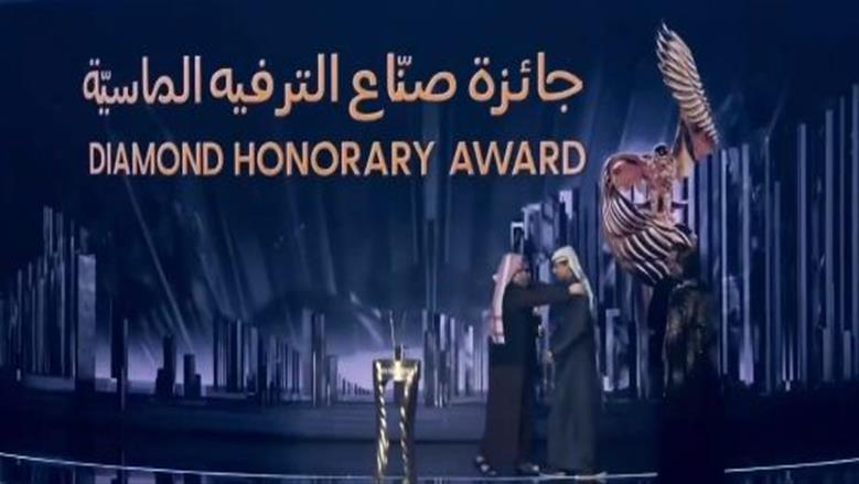 Joy Awards يختتم موسم باريس سان جيرمان الذهبي بتكريم استثنائي لناصر الخليفي