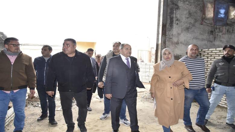 محافظ بورسعيد يتفقد شلترين للكلاب الضالة