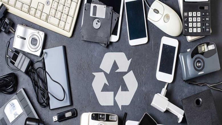 خبير تكنولوجي يكشف معنى مصطلح «النفايات الرقمية»
