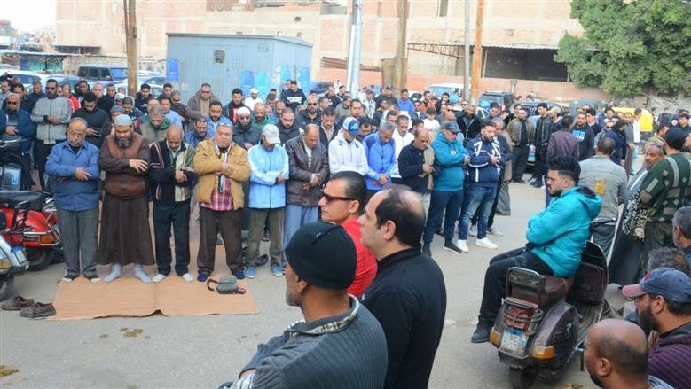 بمشاركة المطربين الشعبين... تشييع جنازة والدة المطرب رضا البحراوي بطنطا 