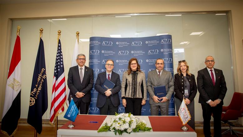 الجامعة الأمريكية تفتتح مركزاً للتطوير المهني بالعاصمة الإدارية لخدمة الموظفين والمهنيين