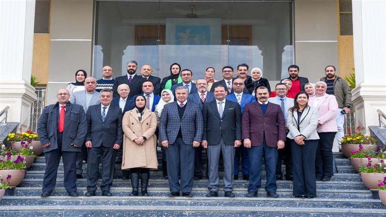 توقيع عقود منشآت للدخول في التأمين الصحي الشامل بالإسكندرية